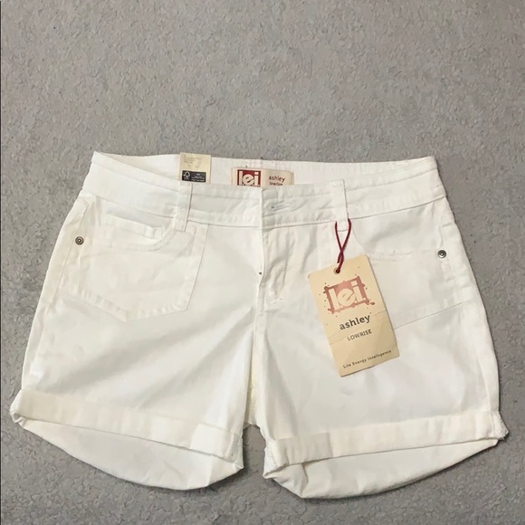 lei Pants - L.e.i. White Lowrise shorts (with tag never worn)